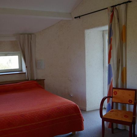 Gites Du Manoir De Goandour Crozon Habitación foto